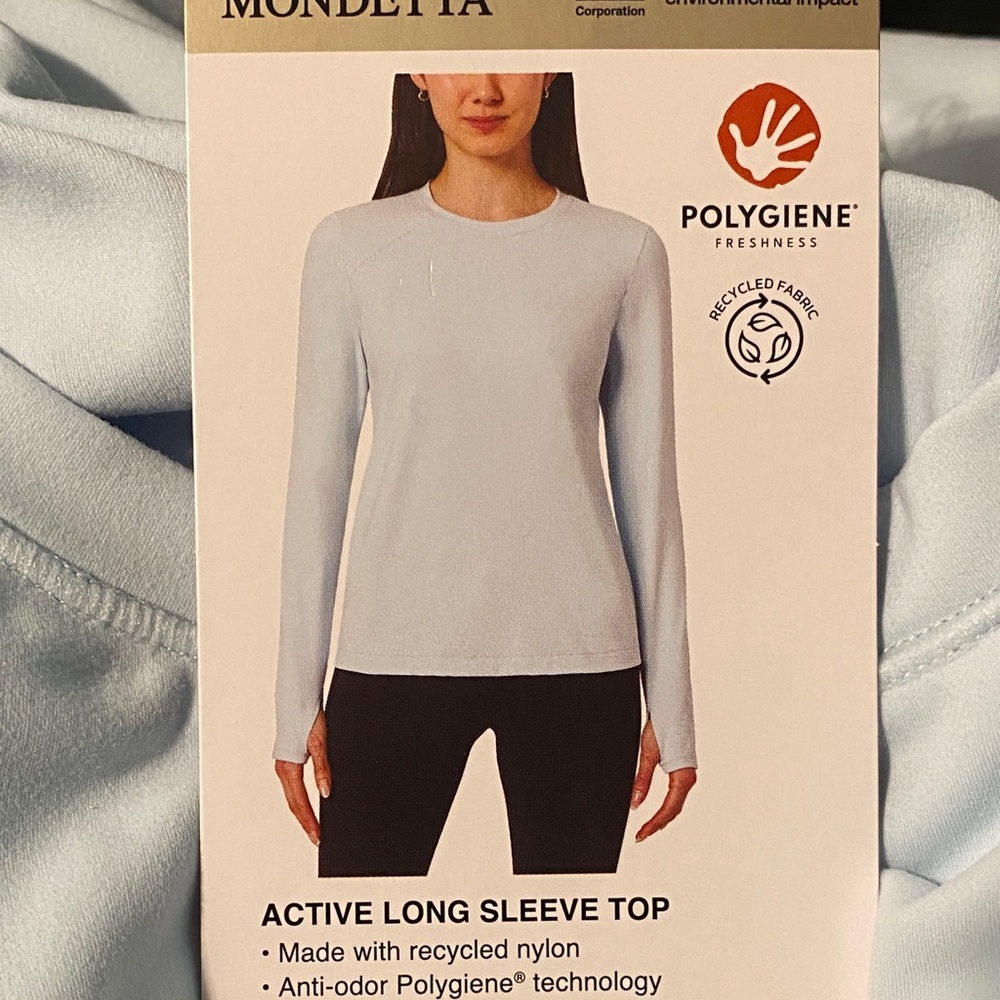 Mondetta athletic Women's Shirt  Large blue thumb holes Nantucket Breeze/Small
